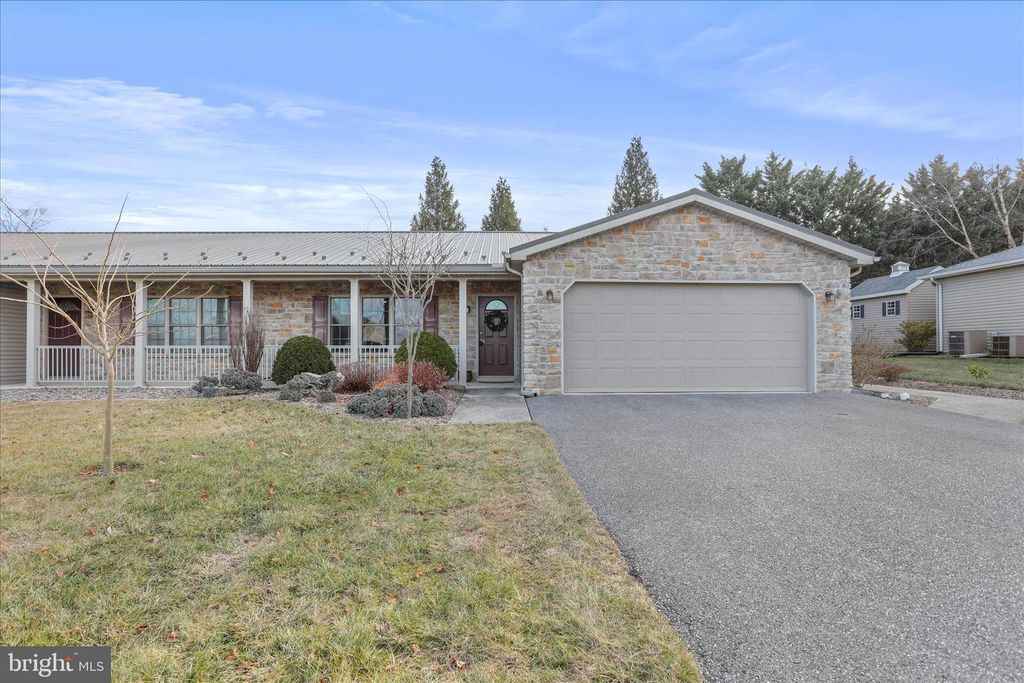 11400 NICOLE DR, Greencastle, PA 17225