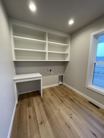 882 WHISPER FALLS LANE, Menasha, WI 54952