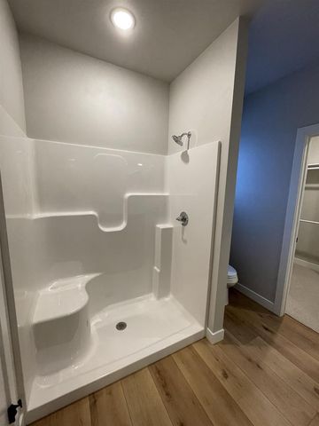 882 WHISPER FALLS LANE, Menasha, WI 54952