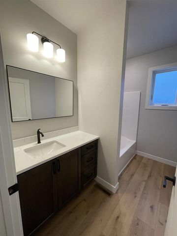 882 WHISPER FALLS LANE, Menasha, WI 54952