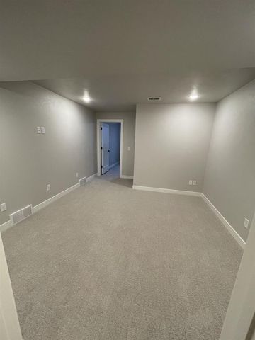 882 WHISPER FALLS LANE, Menasha, WI 54952