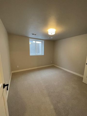 882 WHISPER FALLS LANE, Menasha, WI 54952