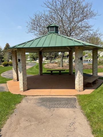 882 WHISPER FALLS LANE, Menasha, WI 54952