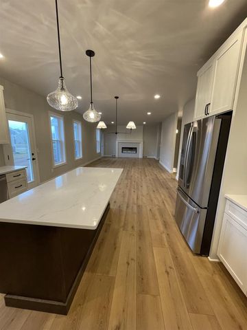 882 WHISPER FALLS LANE, Menasha, WI 54952