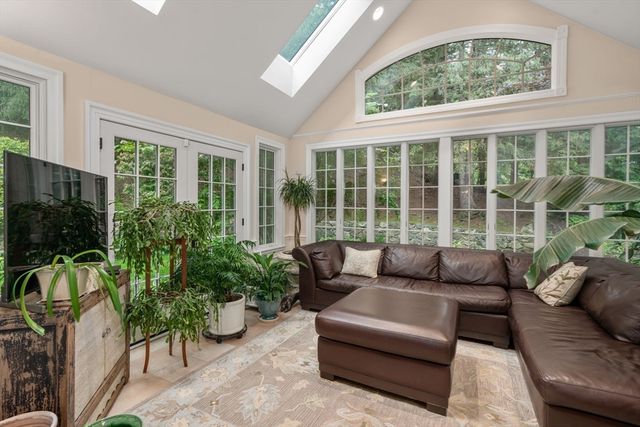 117 Deer Path Ln, Weston, MA 02493