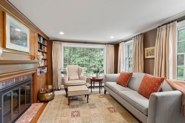 117 Deer Path Ln, Weston, MA 02493