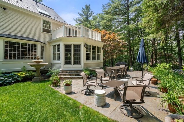 117 Deer Path Ln, Weston, MA 02493