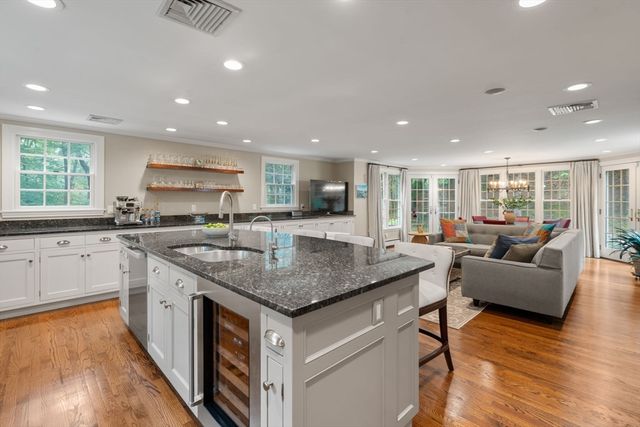 117 Deer Path Ln, Weston, MA 02493