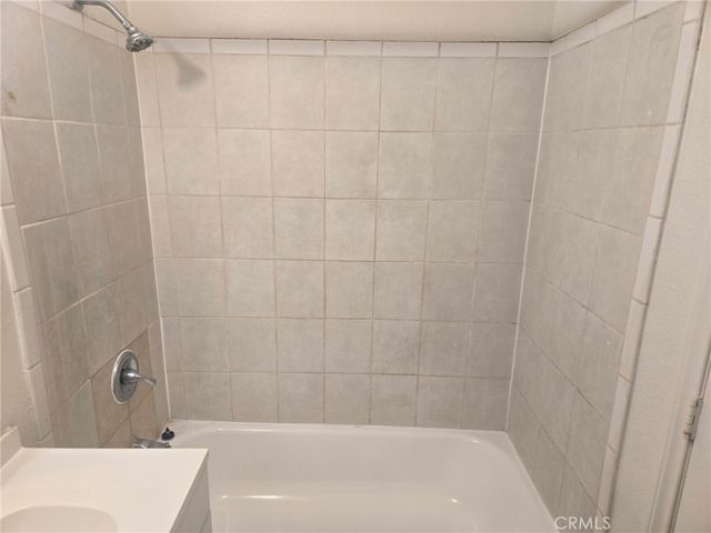 5941 Limonite Avenue D, Jurupa Valley, CA 92509