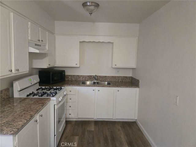 5941 Limonite Avenue D, Jurupa Valley, CA 92509