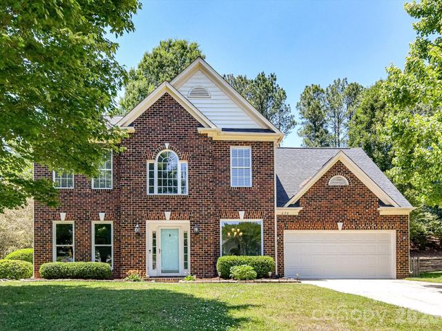 620 Meadow Lake Drive, Matthews, NC 28105