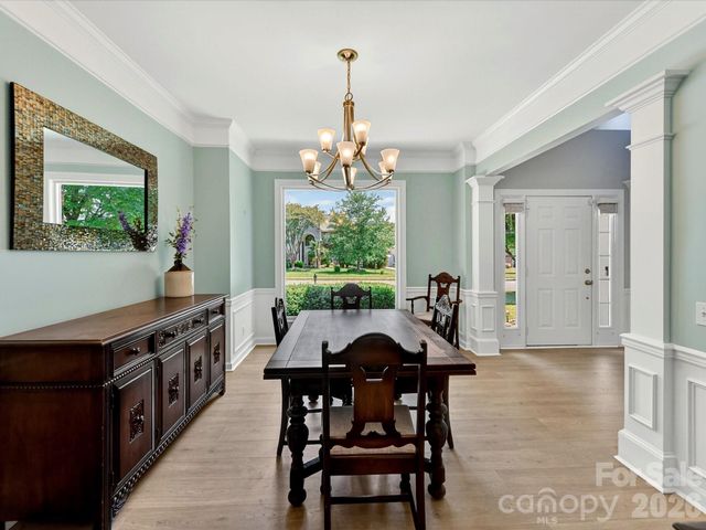 620 Meadow Lake Drive, Matthews, NC 28105