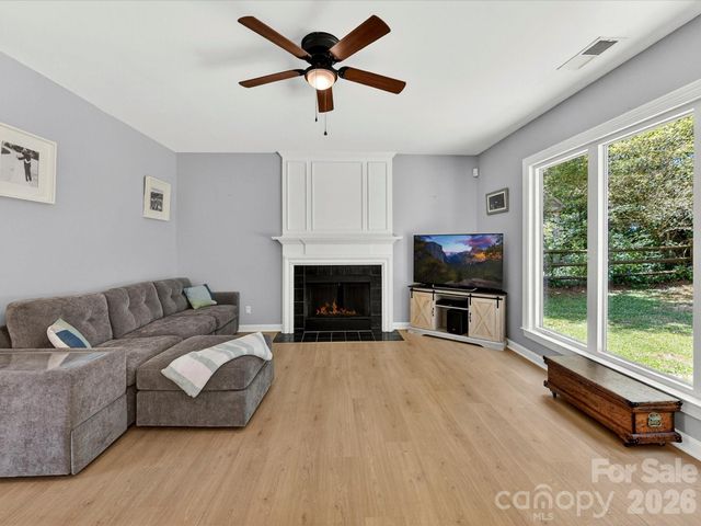 620 Meadow Lake Drive, Matthews, NC 28105