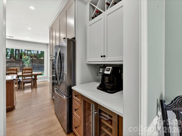 620 Meadow Lake Drive, Matthews, NC 28105
