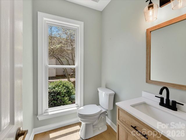 620 Meadow Lake Drive, Matthews, NC 28105