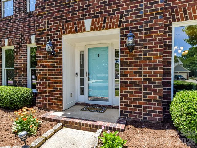 620 Meadow Lake Drive, Matthews, NC 28105