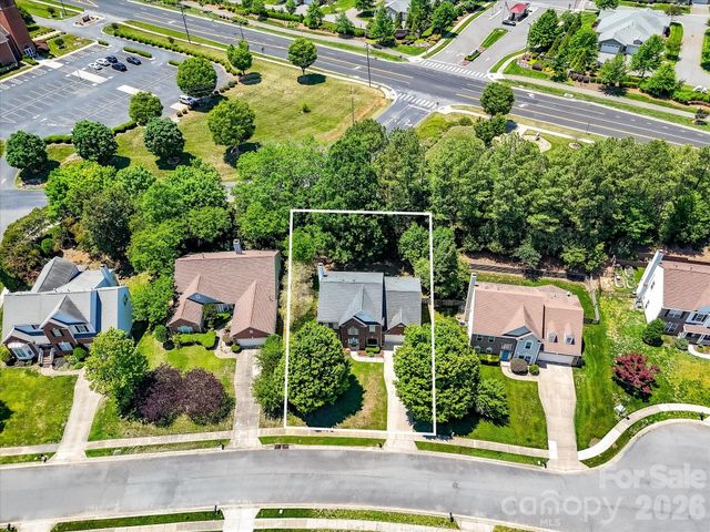 620 Meadow Lake Drive, Matthews, NC 28105