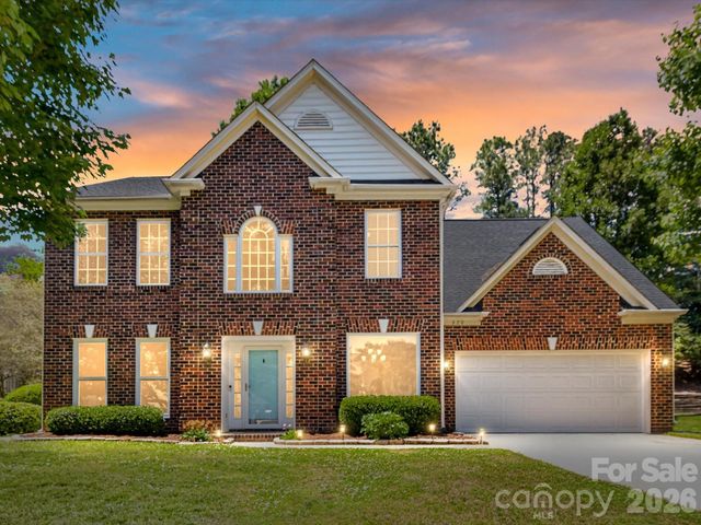 620 Meadow Lake Drive, Matthews, NC 28105