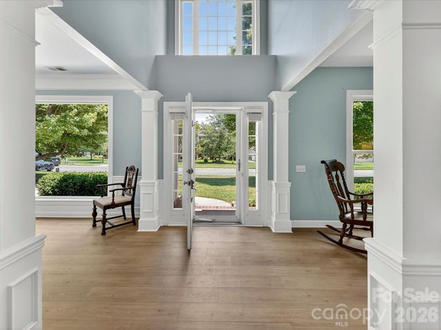 620 Meadow Lake Drive, Matthews, NC 28105