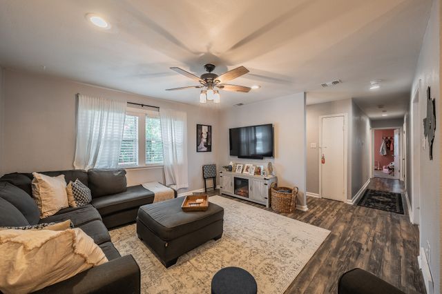 350 S Pearson Lane, Azle, TX 76020