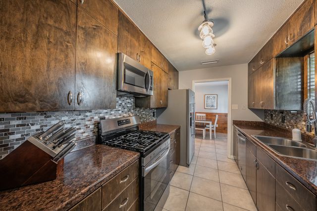 350 S Pearson Lane, Azle, TX 76020