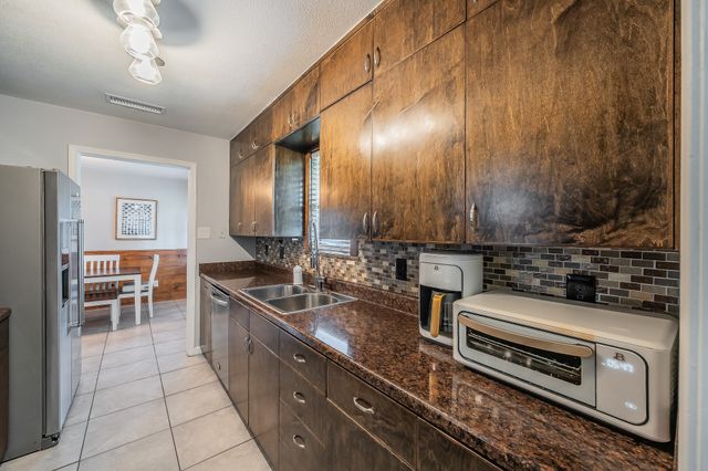 350 S Pearson Lane, Azle, TX 76020
