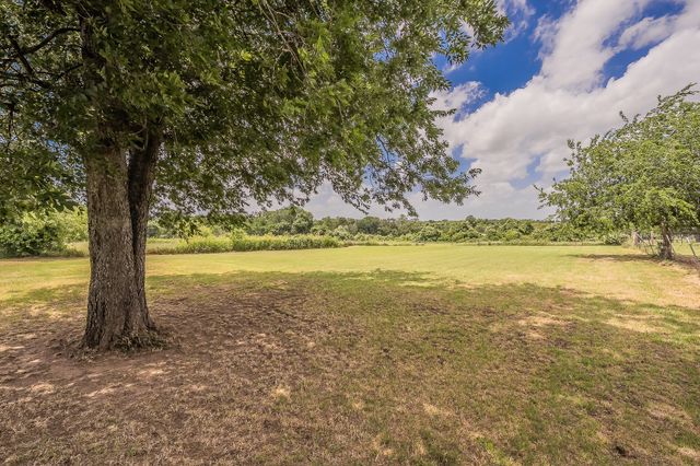 350 S Pearson Lane, Azle, TX 76020