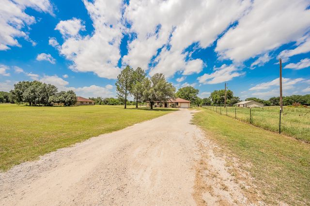 350 S Pearson Lane, Azle, TX 76020
