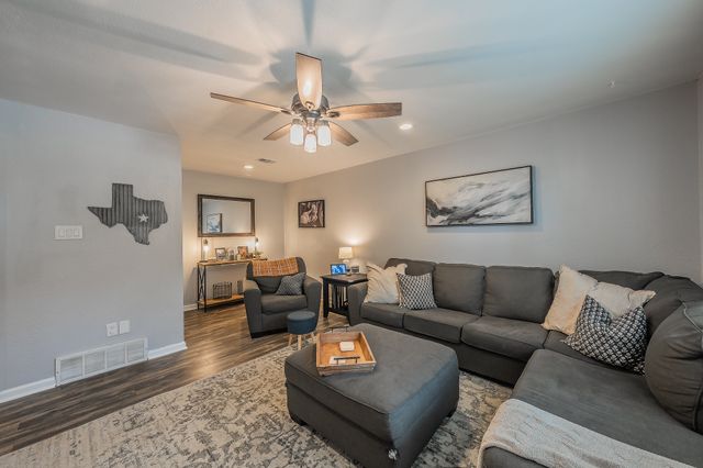 350 S Pearson Lane, Azle, TX 76020