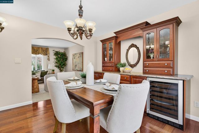 2654 Tamalpais Dr, Pinole, CA 94564