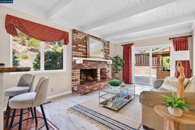 2654 Tamalpais Dr, Pinole, CA 94564