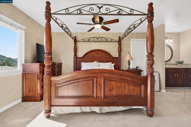 2654 Tamalpais Dr, Pinole, CA 94564