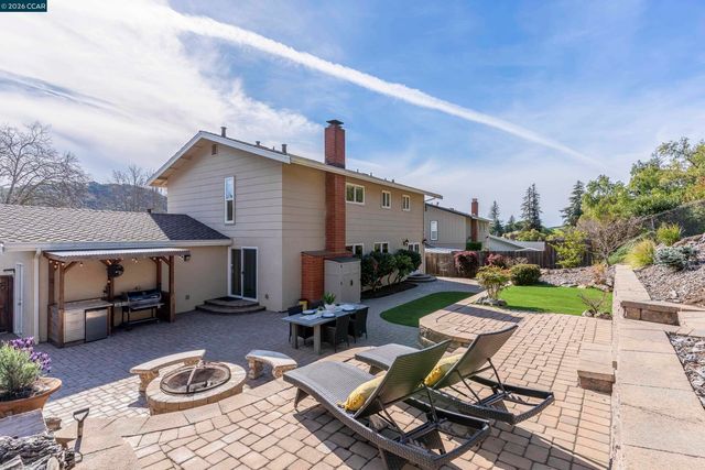 2654 Tamalpais Dr, Pinole, CA 94564