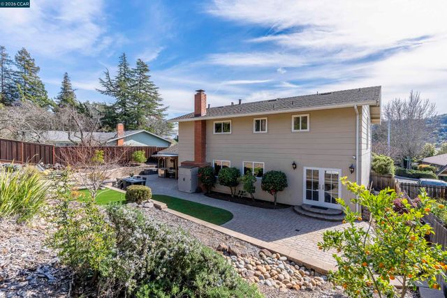 2654 Tamalpais Dr, Pinole, CA 94564