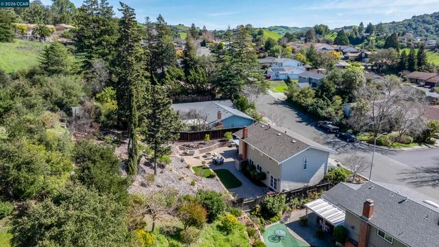 2654 Tamalpais Dr, Pinole, CA 94564