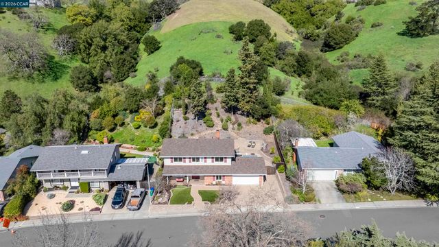 2654 Tamalpais Dr, Pinole, CA 94564