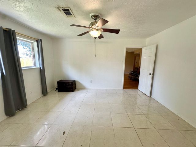 1820 Aspen Lane, Seabrook, TX 77586