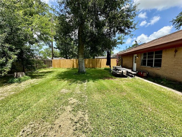 1820 Aspen Lane, Seabrook, TX 77586