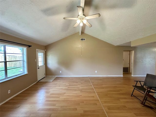 1820 Aspen Lane, Seabrook, TX 77586