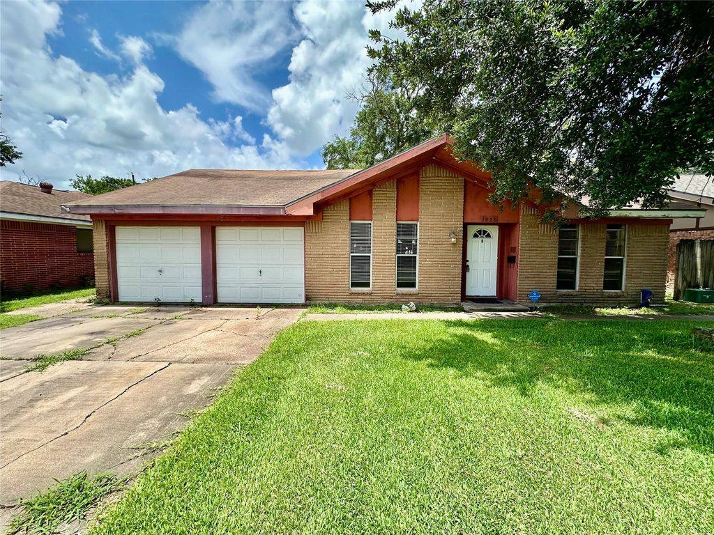1820 Aspen Lane, Seabrook, TX 77586