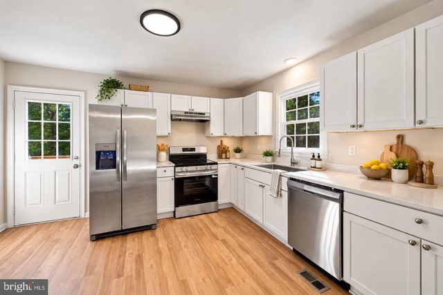 6536 GROGAN LN, King George, VA 22485