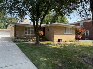 8215 Northcote Avenue, Munster, IN 46321