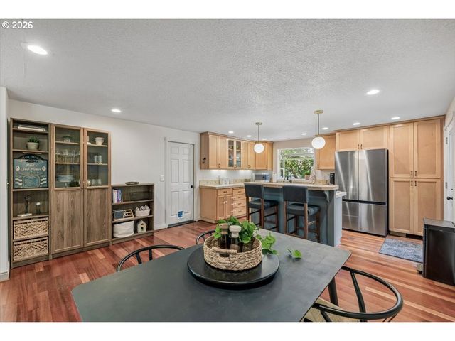 4617 Sw POMONA St, Portland, OR 97219
