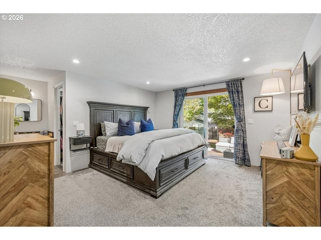 4617 Sw POMONA St, Portland, OR 97219
