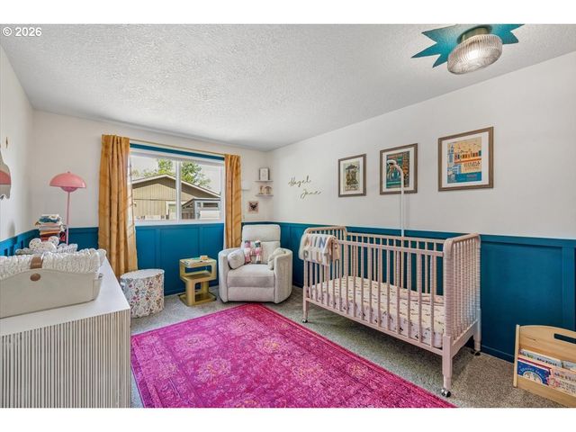 4617 Sw POMONA St, Portland, OR 97219
