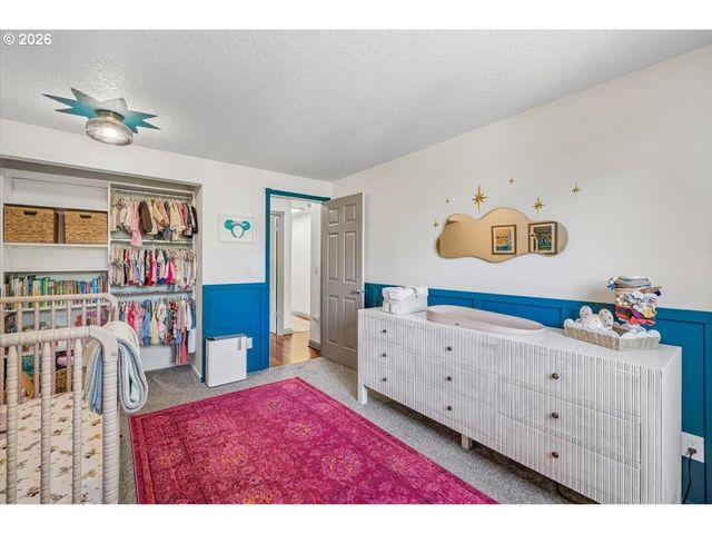 4617 Sw POMONA St, Portland, OR 97219