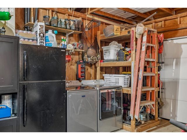 4617 Sw POMONA St, Portland, OR 97219