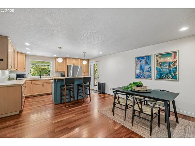 4617 Sw POMONA St, Portland, OR 97219