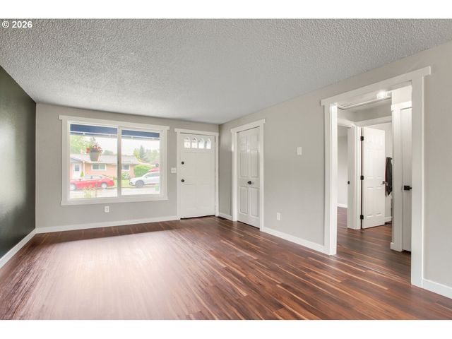 12126 Se REDWOOD Ave, Milwaukie, OR 97222