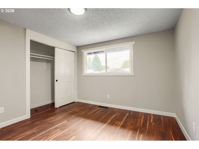 12126 Se REDWOOD Ave, Milwaukie, OR 97222